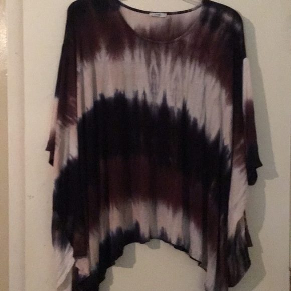 jodifl Tops - Boutique Plus Size shark bite blouse